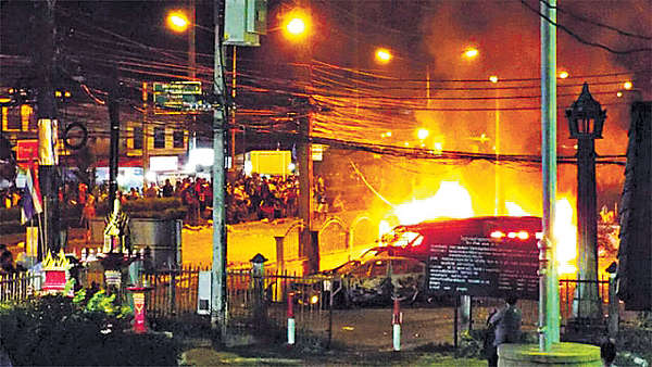 布吉警民衝突 燒車擲汽油彈