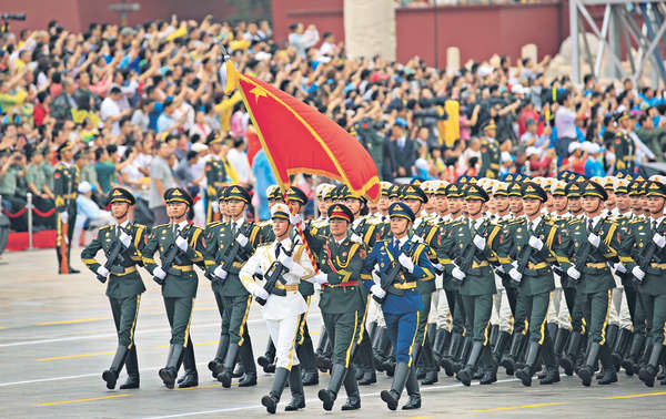 抗戰勝利閱兵綵排 軍機砌「70」字樣