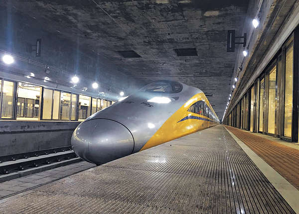 亞洲最大地下火車站 深圳福田站試運行