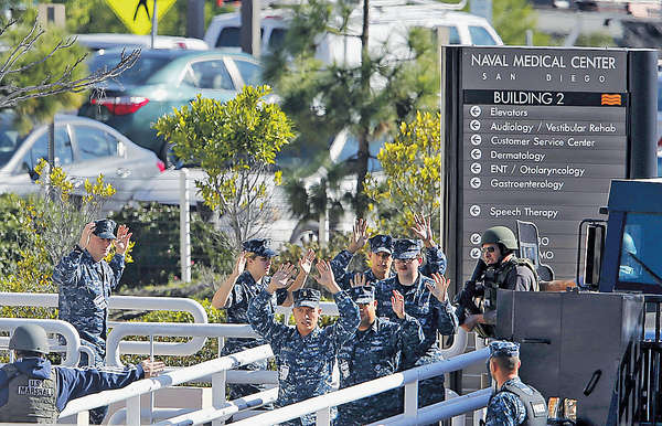 加州海軍醫院 誤傳槍手開火