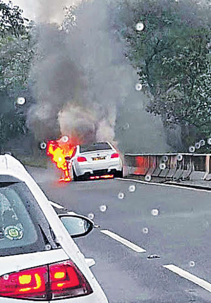 私家車自焚 女司機速逃