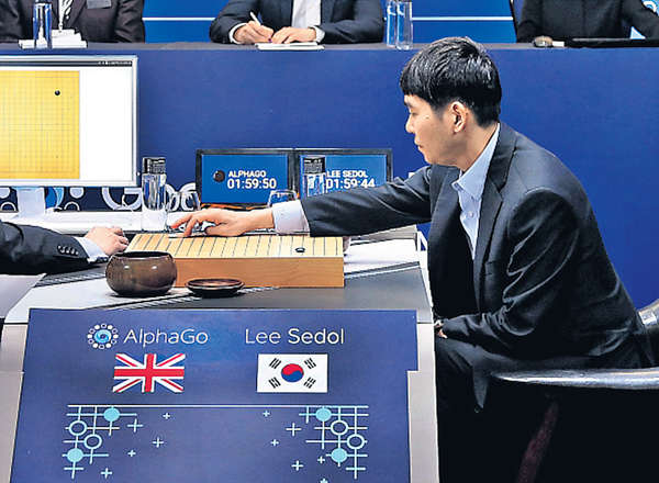 AlphaGo出奇一着 棋王再慘敗