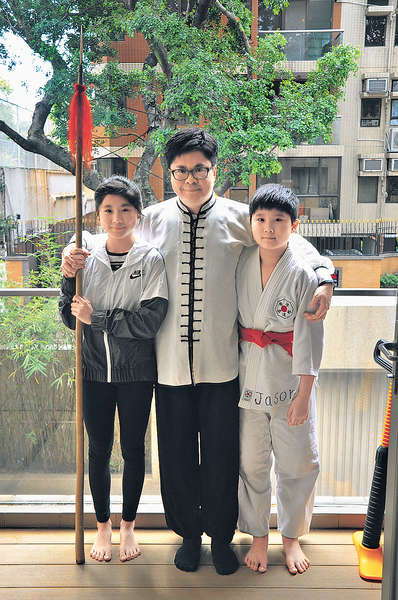 紋身醫生非壞人 愛寫信與子女溝通