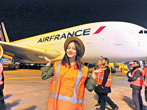 林嘉欣夜闖法國機場
