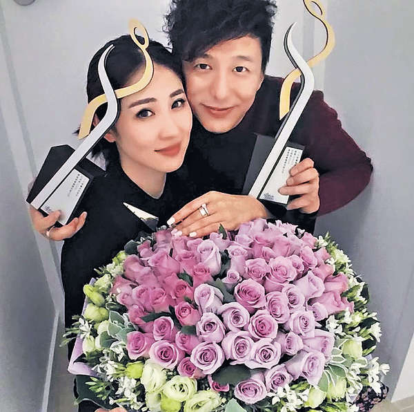 鄧健泓向石詠莉求婚成功