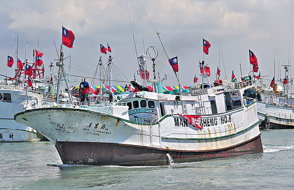 台5漁船今擬登太平島 宣主權