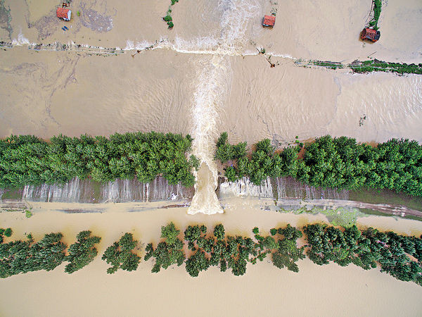 暴雨肆虐華北 104人遇難失蹤