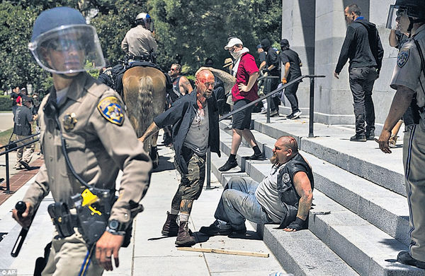 加州極右集會爆衝突