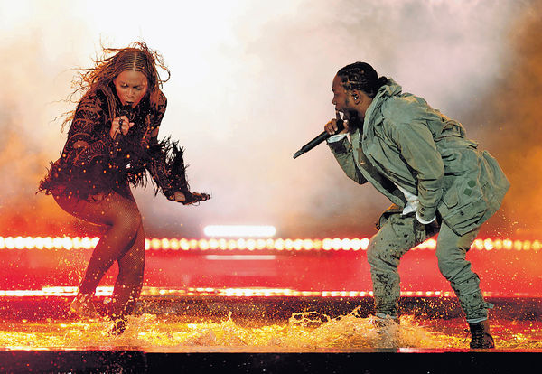 Beyoncé現身BET撑場