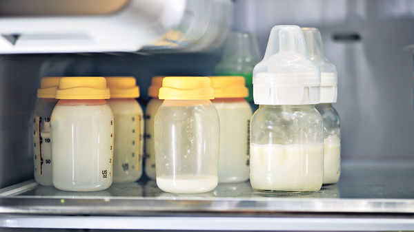 哺母乳小童 行為異常機率低
