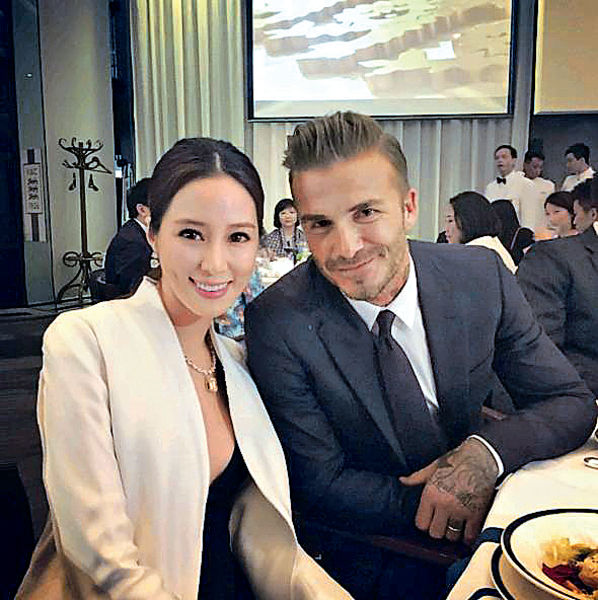 徐子淇爭住集郵 碧咸襲港幫老婆巡舖