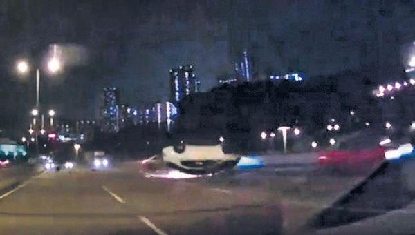 170公里自炒 辣車打觔斗