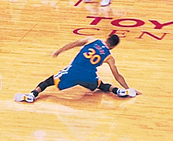 傳居里傷韌帶 或養傷兩周