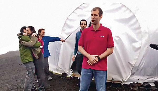 模擬居火星一年 6科學家「重返地球」