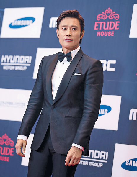 李秉憲 郭度沅 爭青龍影帝