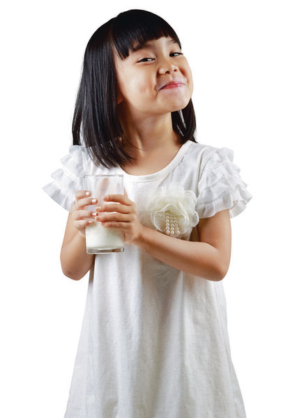 小孩飲全脂奶唔怕肥 免疫力更強