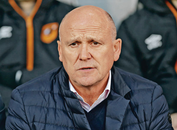 英超又炒帥 費蘭離侯城