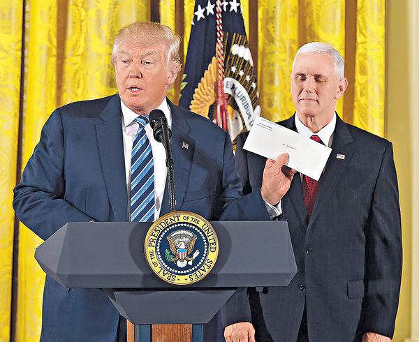 特朗普改移民政策 74萬人恐被遣返