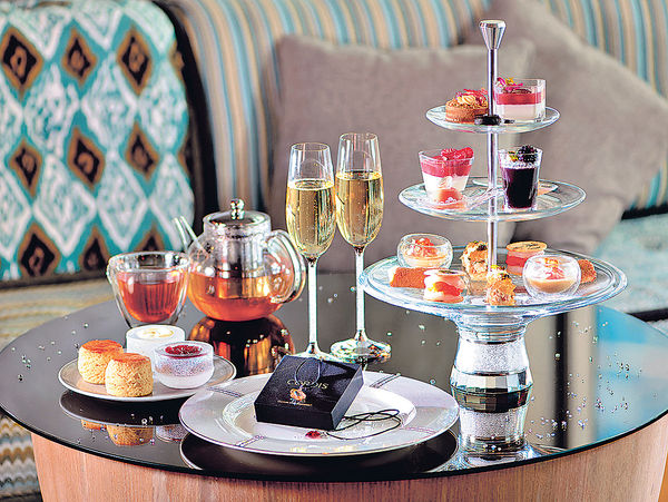 酒店歎下午茶 送施華洛世奇頸鏈