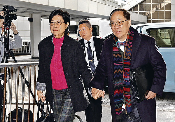 辯方︰曾蔭權無申報 犯錯非犯罪
