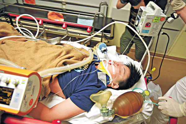 15歲少年上吊 母剪繩救仔
