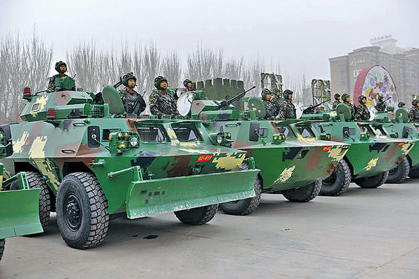 武裝巡邏 監控車輛 新疆反恐升級