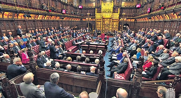 上議院修訂草案 英月中照脫歐