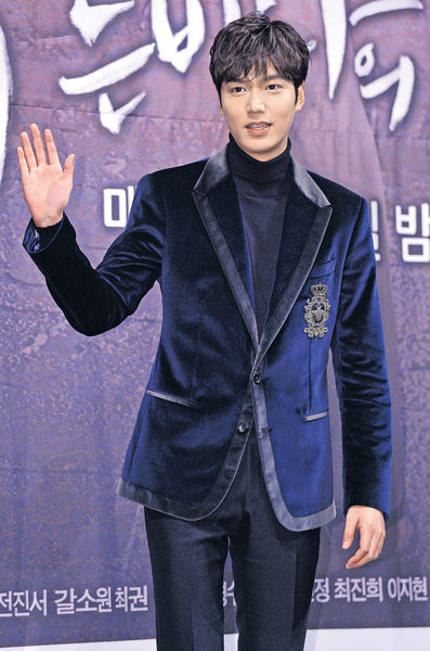 李敏鎬奪年度男演員獎