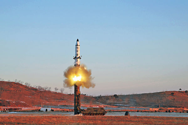 朝連射彈道導彈 回應美韓軍演