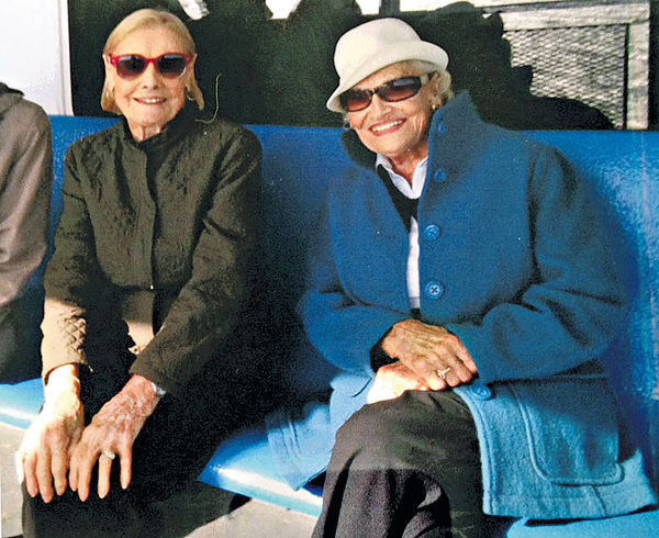 97歲孖生姊妹先後跌倒 齊凍死屋外