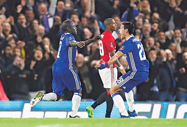 車迷大罵叛徒 摩帥「3冠」反擊