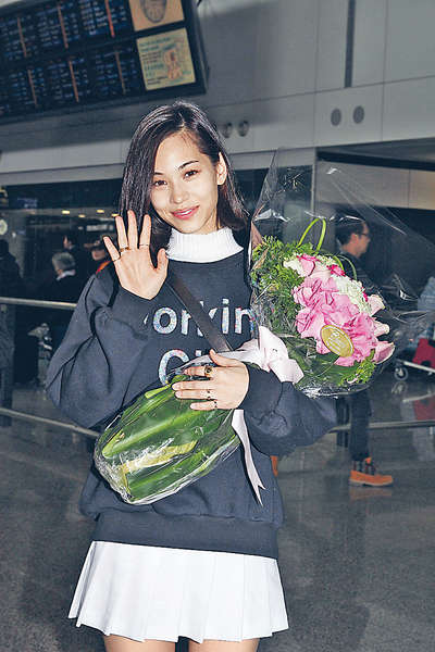 水原希子訪港與Baby同剪綵