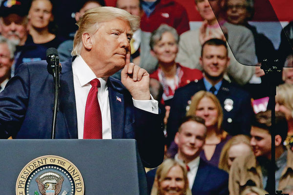 特朗普斥法官越權 落閘令再碰壁