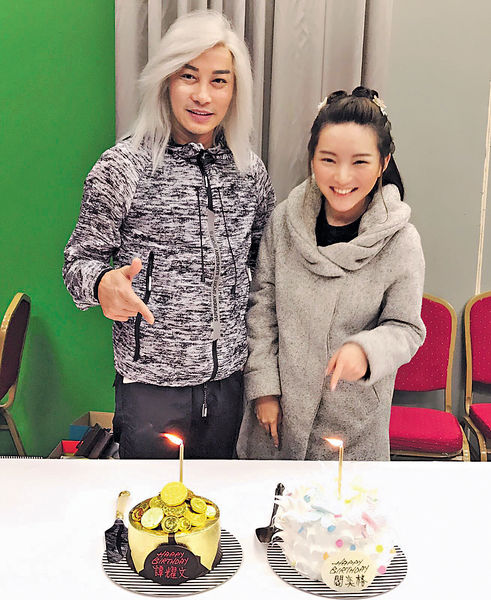 譚耀文48歲牛一食金幣蛋糕