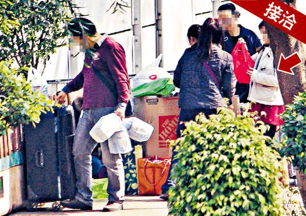 直擊：50元誘學生走水貨奶粉
