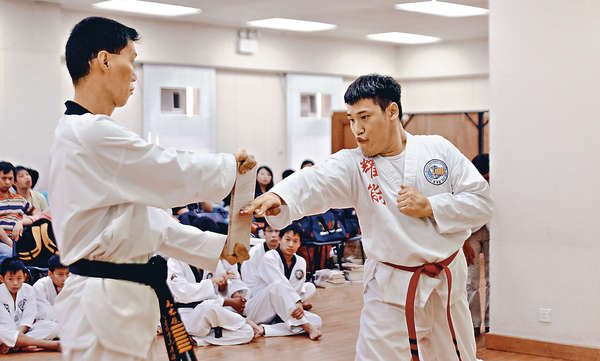 殘障弱能 挑戰跆拳黑帶