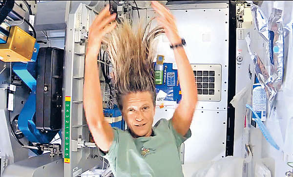 太空人究竟係點洗頭？