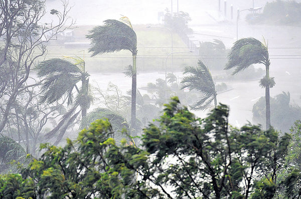 6年最強颱風登陸 昆士蘭3萬人撤離