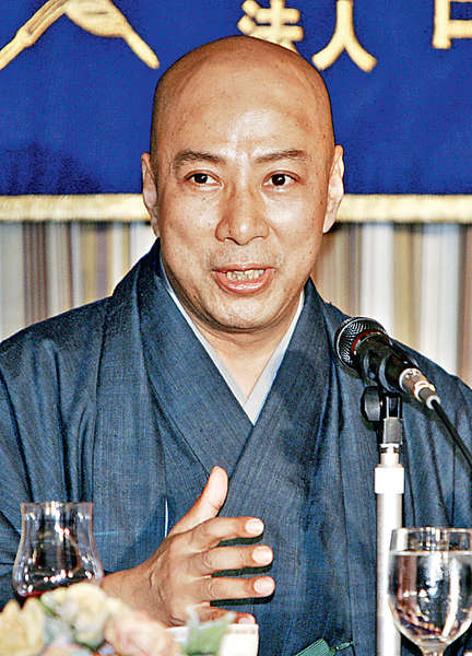 歌舞伎名伶 市川團十郎肺炎病逝