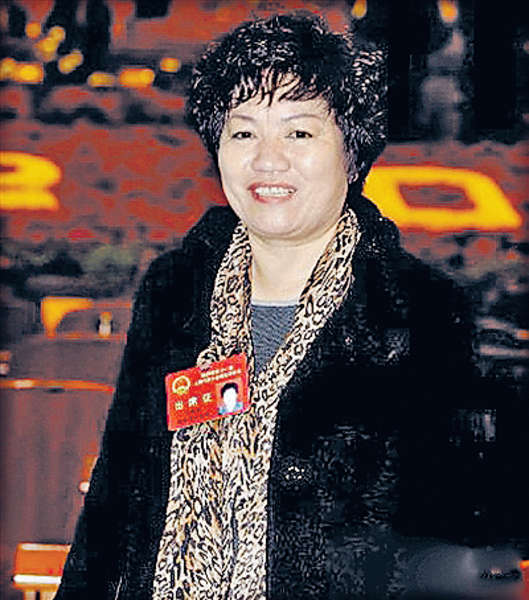 「房姐」10億商業帝國曝光