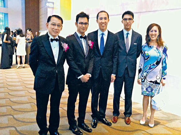 英皇集團間接公布接班人