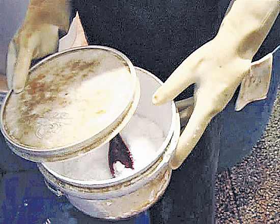 深奸商生產毒豬紅 添加劑恐致腦萎縮
