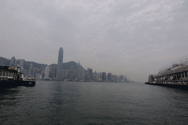 毒霧罩港 6區空氣污染爆錶