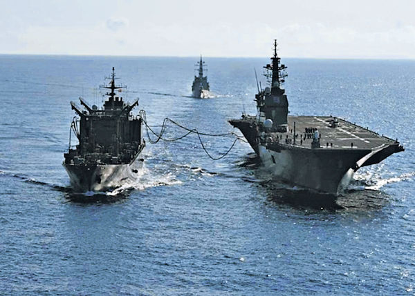 日準航母「出雲號」 與美南海軍演