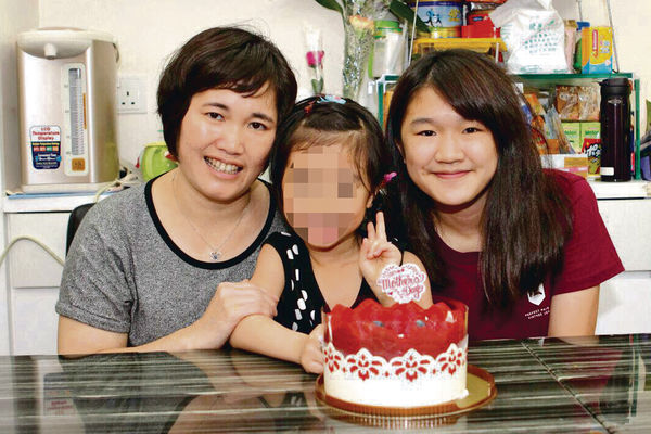 幼女錄唱歌片慶母親節 鄧桂思窩心