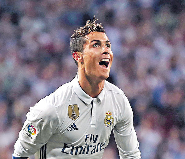 C朗400球 皇馬封王叫糊