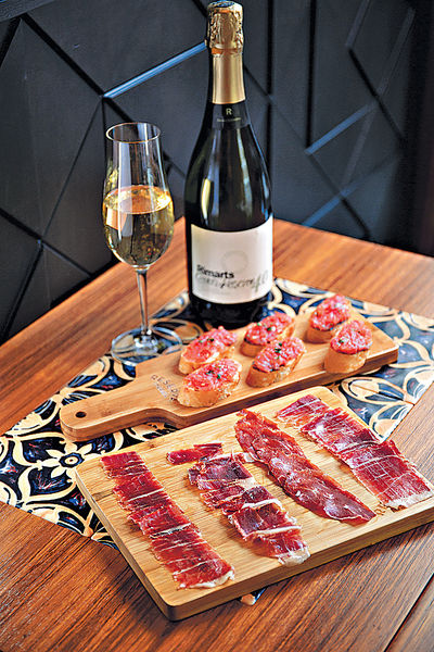 3合1西班牙火腿店 即買即吃