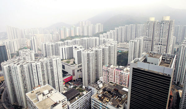 陳茂波籲入市須冷靜