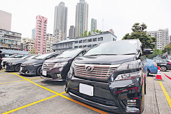 警放蛇拘22司機 嚴打Uber