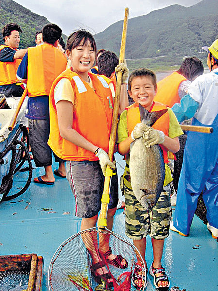 九州捕魚台灣割禾 暑假團親子同樂